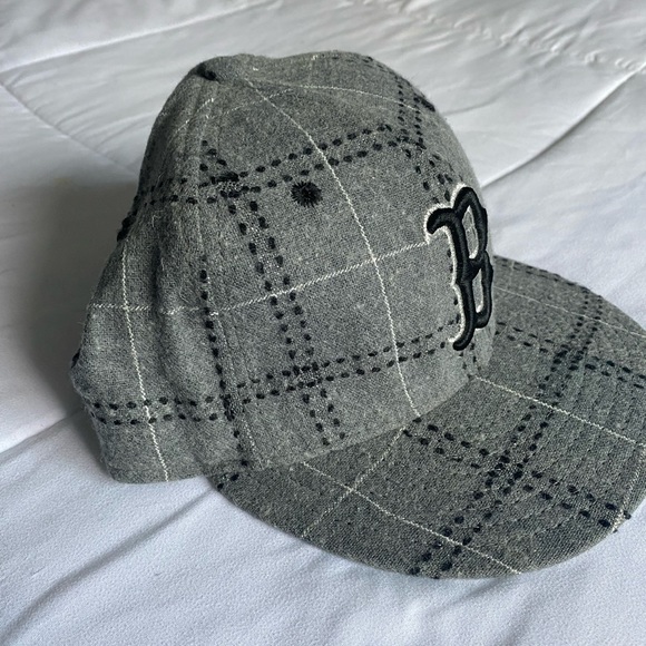 NEW ERA PLAID GREY BOSTON RED SOX FITTED HAT, 7.25 - Picture 5 of 6